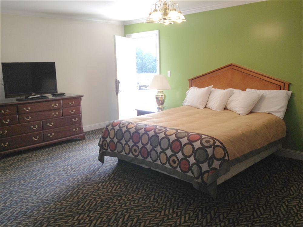 Barnwell Winton Inn & Suites מראה חיצוני תמונה