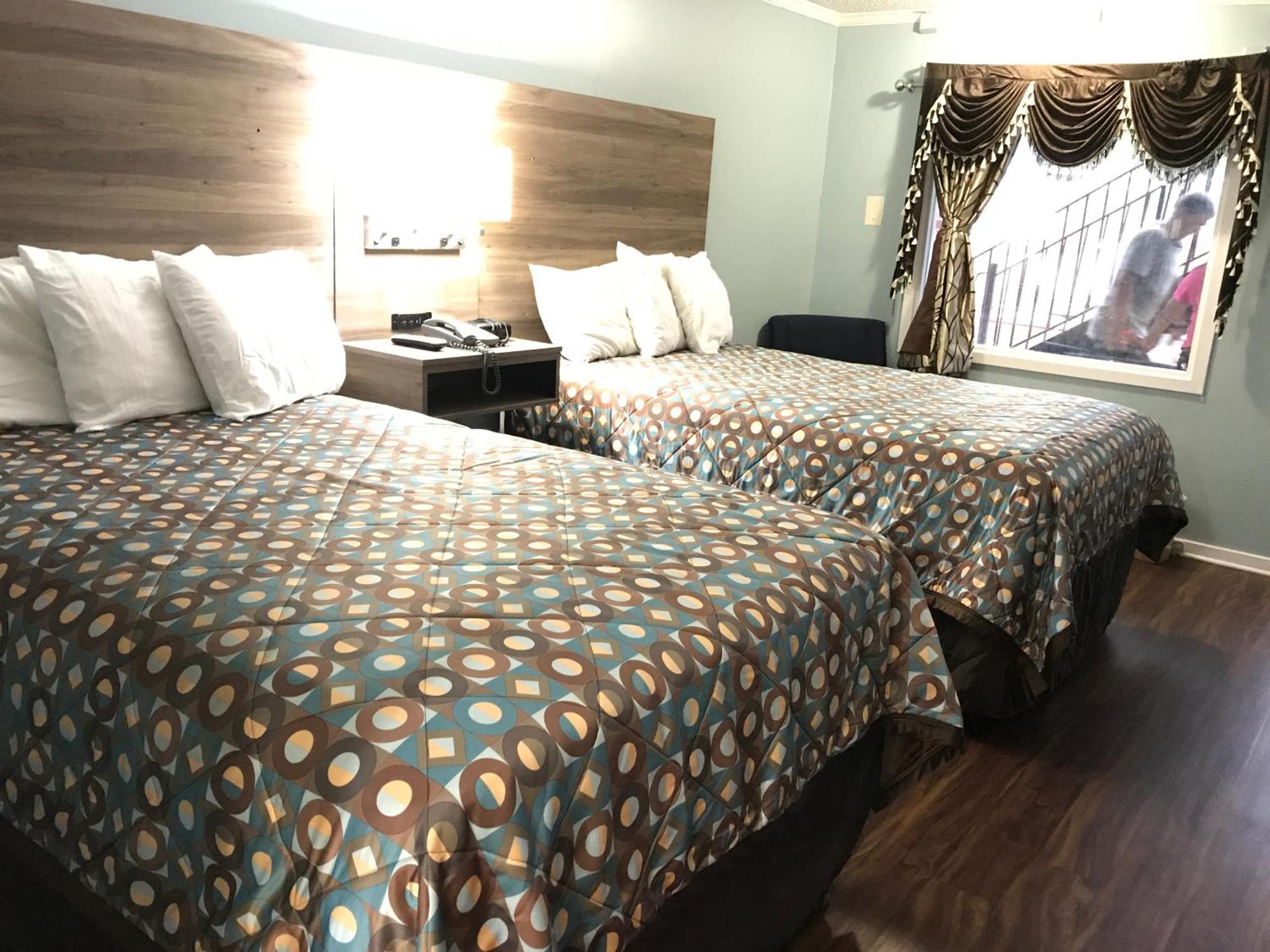 Barnwell Winton Inn & Suites מראה חיצוני תמונה